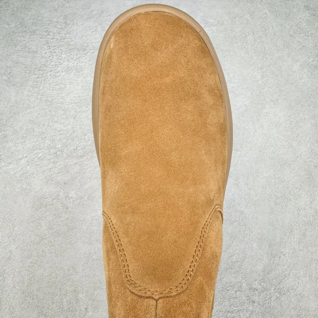 Pick up locally 💰640 UGG 2050 Chelsea men's autumn and winter sheepskin and fur integrated snow boots. All shoes are made from the same factory as ZP. Longfeng A-grade Australian imported sheepskin and fur integrated men's boots. Brand OEM production line. Fully follow the ZP process. Original pattern maker of the OEM. Adhering to the principle of no original shoes and no development selection. Pay attention to every detail. The most authentic version on the market. TREADLITE "Light Wing" technology outsole. Lightweight/durable/flexible/pile size: 40 41 42 43 44 45 Coding: by3936050